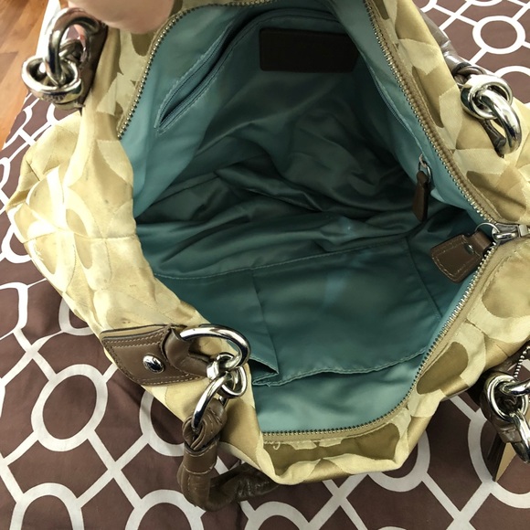 Coach - Picture 3 of 4